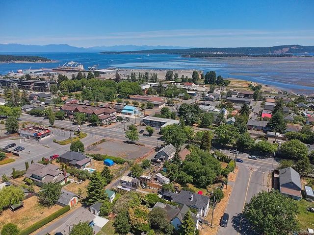 2 of 17 - 374 Nicol St, Nanaimo, BC