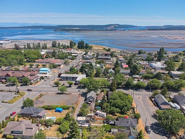 3 of 17 - 374 Nicol St, Nanaimo, BC