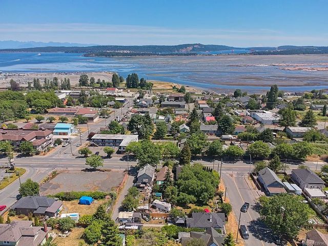 4 of 17 - 374 Nicol St, Nanaimo, BC