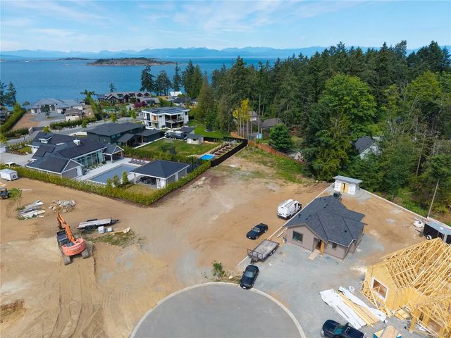 3 of 9 - 7128 Ocean Blue Pl, Lantzville, BC