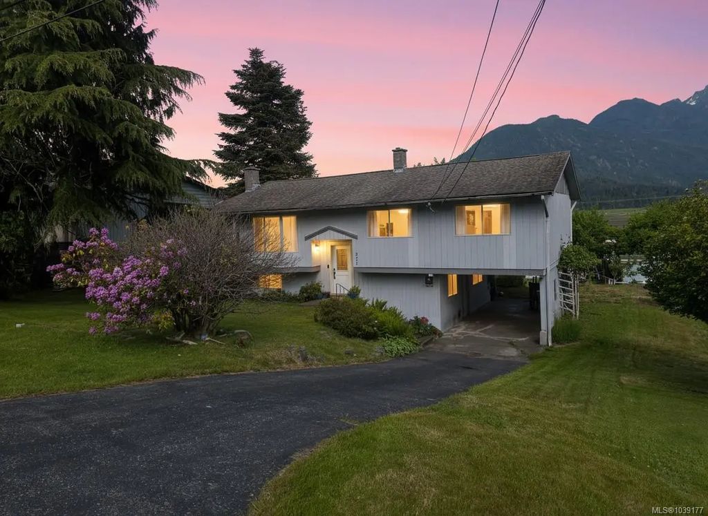 221 Spar St, Sayward