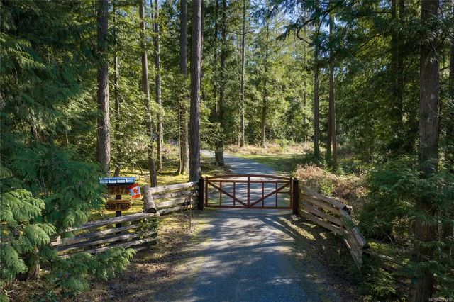 2 of 33 - 13475 Cedar Rd, Ladysmith, BC