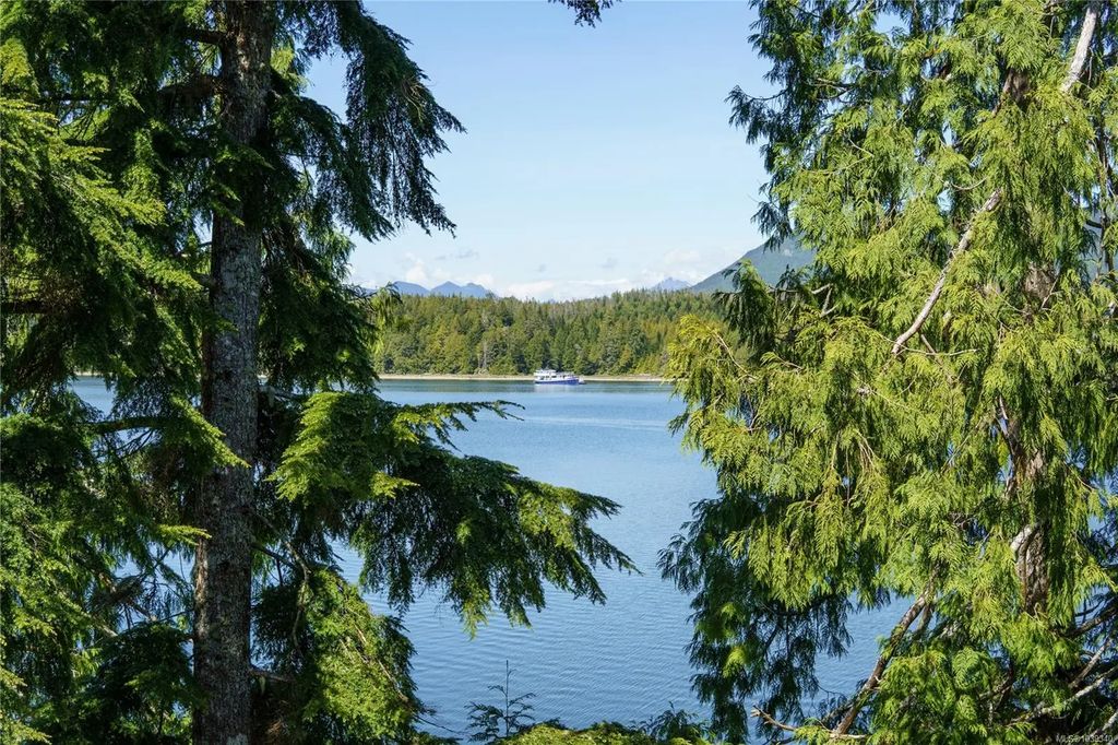 1971 Harbour Dr 607, Ucluelet