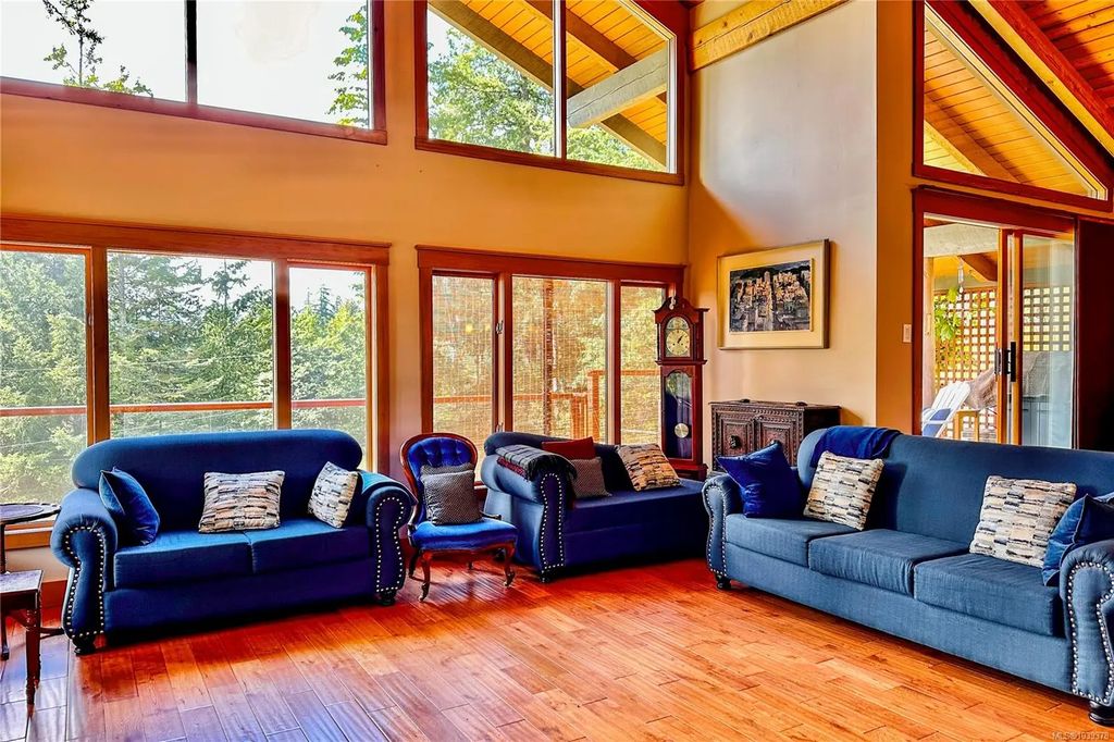 784 Cliffe Rd, Quadra Island