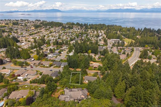 2 of 8 - 5913 Butcher Rd, Nanaimo, BC