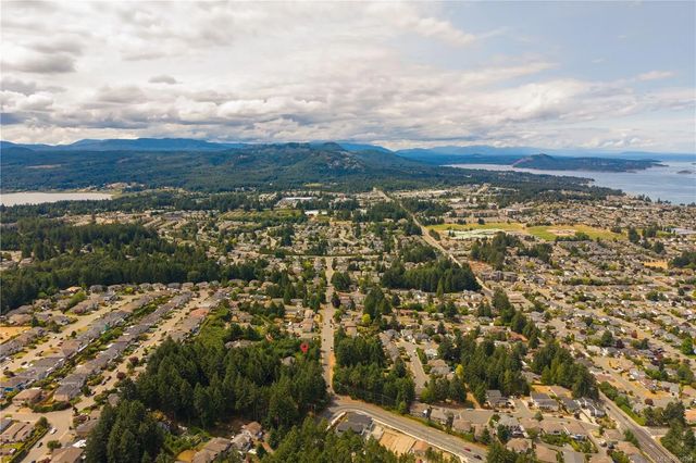 4 of 8 - 5913 Butcher Rd, Nanaimo, BC