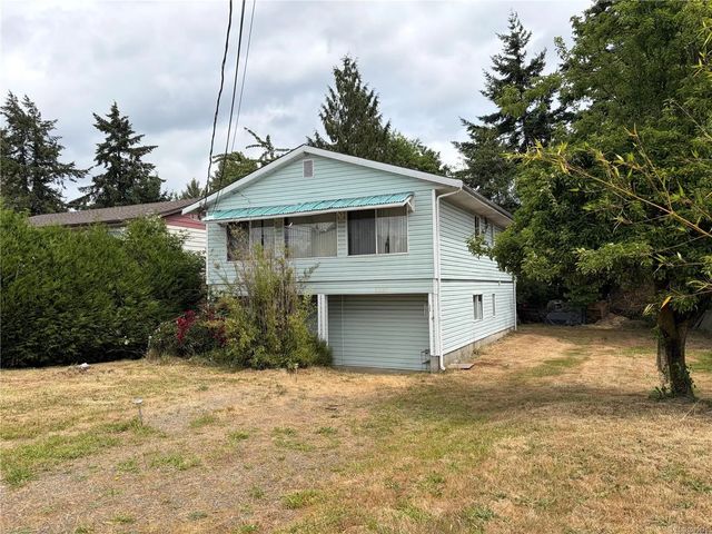 2 of 10 - 2400 Fitzgerald Ave, Courtenay, BC