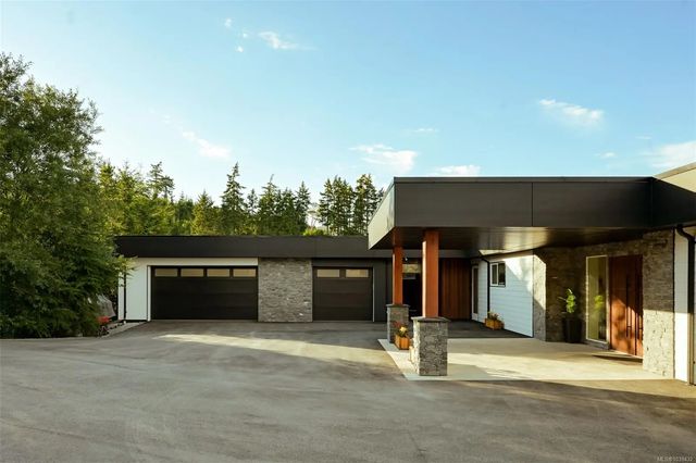 4 of 67 - 3979 Goldstream Heights Dr, Shawnigan Lake, BC