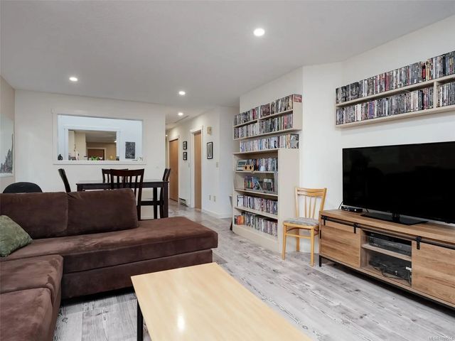2 of 24 - 4125 Interurban Rd 65, Saanich, BC