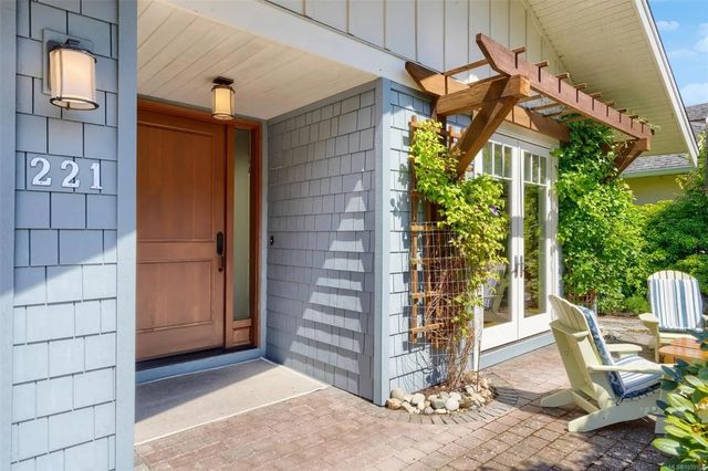 2 of 51 - 221 Marine Dr, Cobble Hill, BC