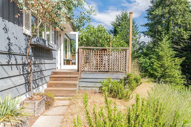 2 of 41 - 201 Harrison Ave, Salt Spring, BC