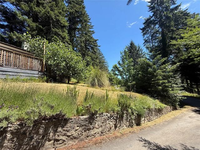 4 of 41 - 201 Harrison Ave, Salt Spring, BC