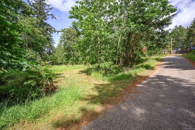 2 of 22 - 4920 Kirk Rd, Hornby Island, BC