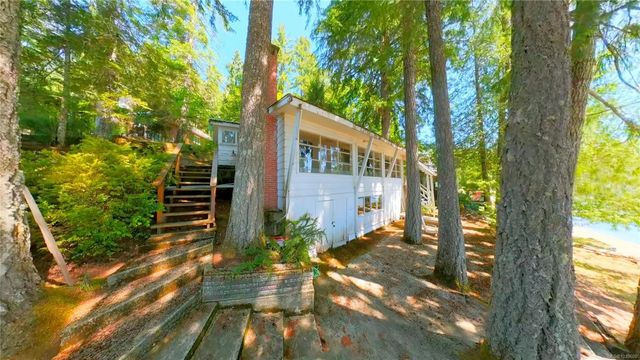 2 of 21 - 8950 Stirling Arm Dr, Port Alberni, BC