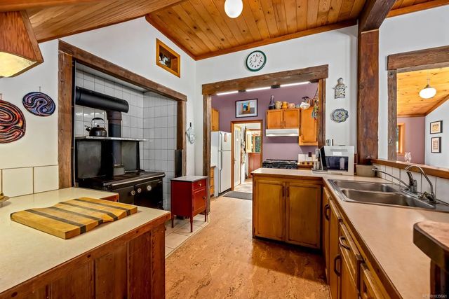 4 of 60 - 1416 Robertson Rd, Cortes Island, BC