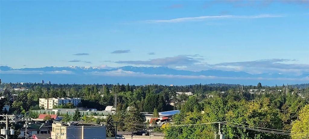 4536 Viewmont Ave 406, Saanich
