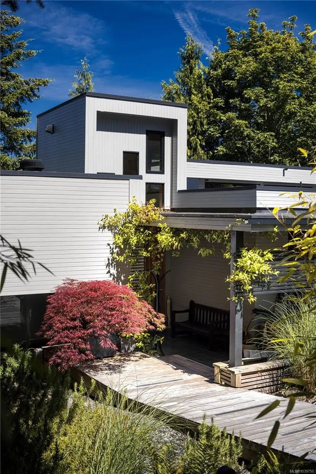 3 of 47 - 683 Steamer Dr, Central Saanich, BC