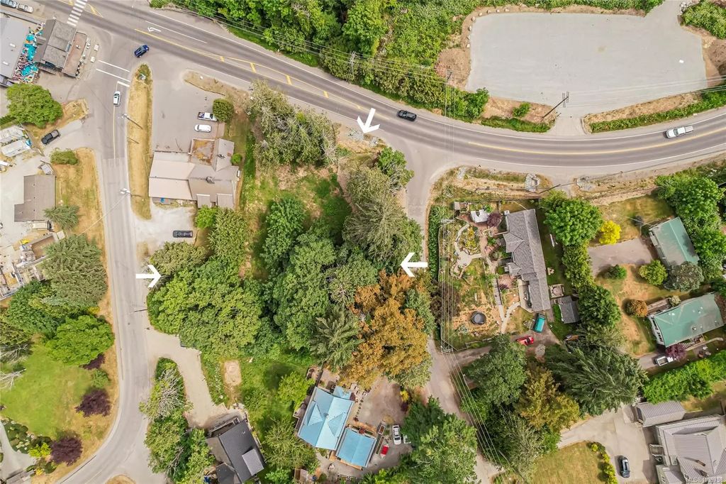 2 Drake Rd, Salt Spring