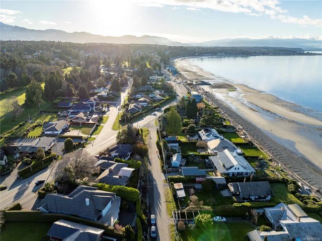 4 of 69 - 260 Elizabeth Ave, Qualicum Beach, BC