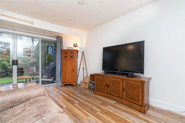 3 of 27 - 5110 Cordova Bay Rd 14, Saanich, BC