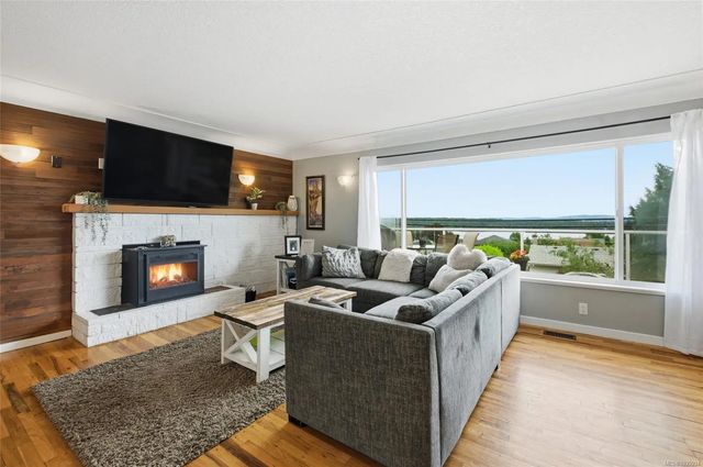 2 of 51 - 430 Davis Rd, Ladysmith, BC