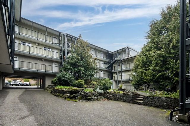5 of 21 - 991 Cloverdale Ave 207, Saanich, BC