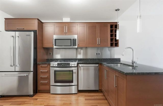 3 of 24 - 737 Humboldt St N1003, Victoria, BC