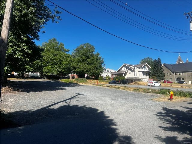 5 of 9 - 352 Wesley St, Nanaimo, BC