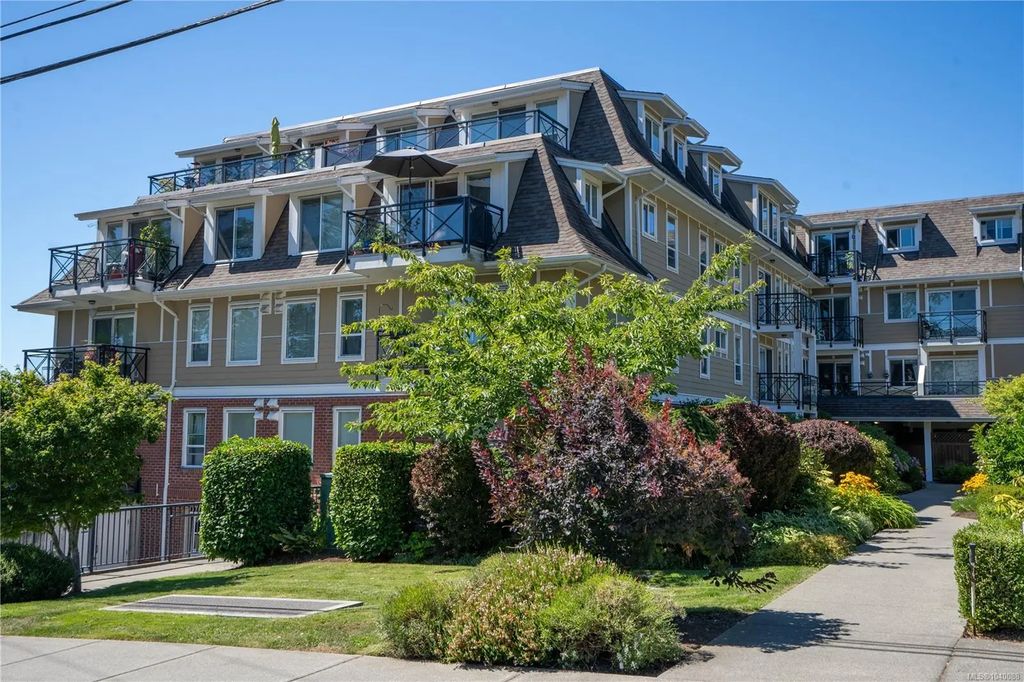 4536 Viewmont Ave 204, Saanich