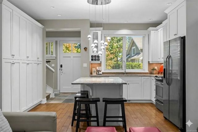 3 of 52 - 5251 Island Hwy W 62, Qualicum Beach, BC