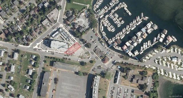 3 of 3 - 460-464 Head St, Esquimalt, BC