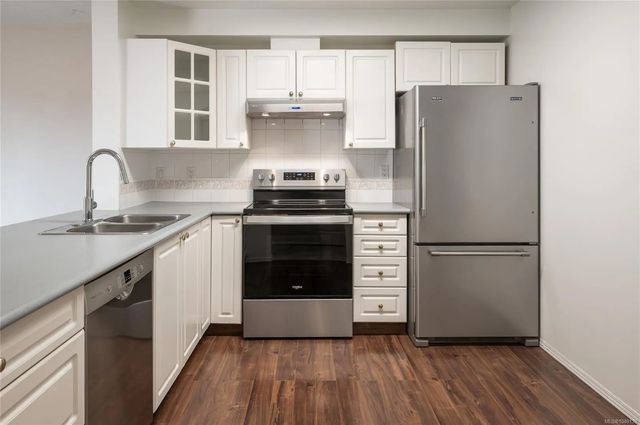 3 of 41 - 24 Prideaux St 206, Nanaimo, BC