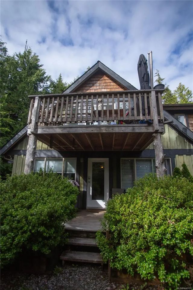 3 of 52 - 1228 Howard Dr, Tofino, BC