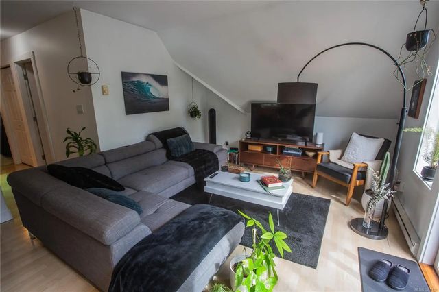 5 of 52 - 1228 Howard Dr, Tofino, BC