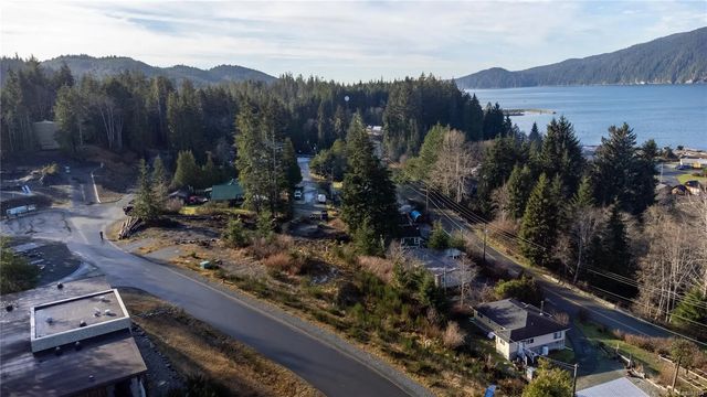 4 of 15 - 16920 Beachview Dr, Port Renfrew, BC