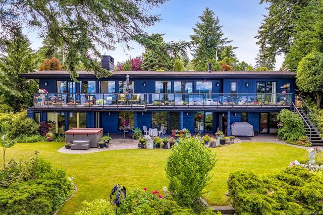 4 of 99 - 1093 Ash St, Campbell River, BC