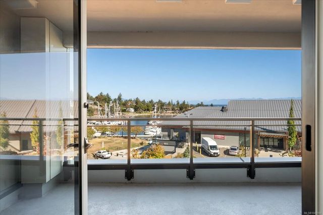2 of 62 - 3529 Dolphin Dr 301, Nanoose Bay, BC