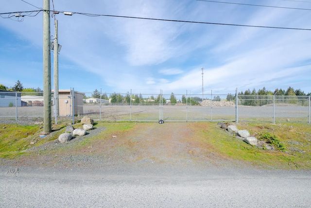 5 of 9 - 1933 Balsam Rd, Nanaimo, BC