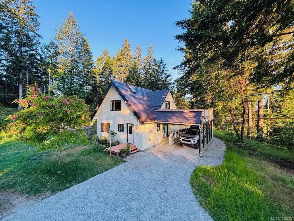 261 Mobrae Ave, Salt Spring