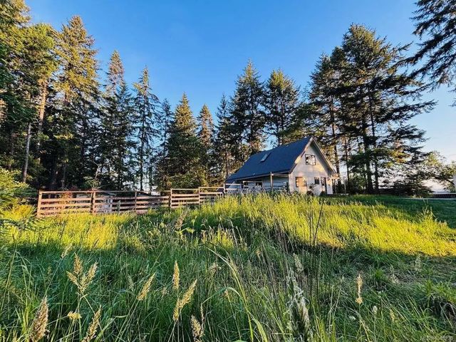 2 of 60 - 261 Mobrae Ave, Salt Spring, BC