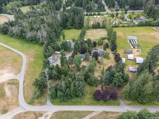 880 Garden Rd E, Qualicum Beach
