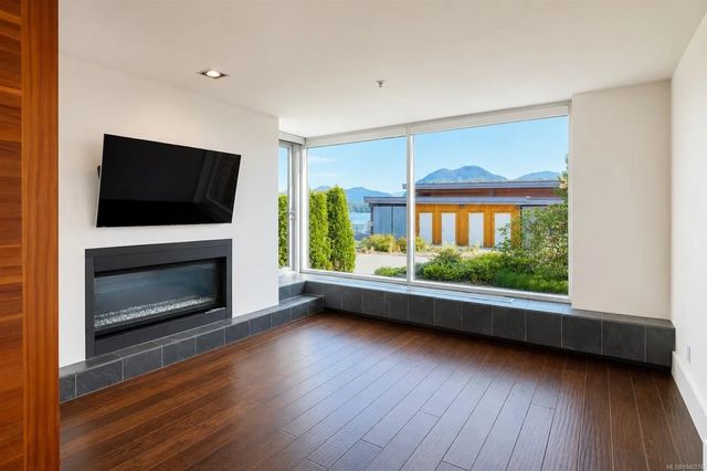 3 of 30 - 368 Main St 106, Tofino, BC