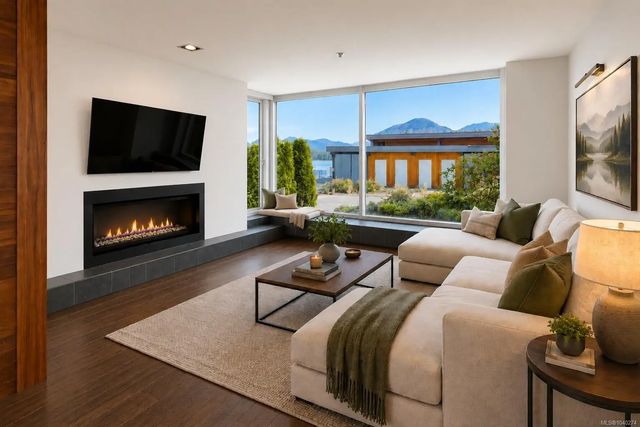 4 of 30 - 368 Main St 106, Tofino, BC