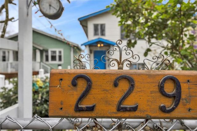 2 of 41 - 229 Irwin St, Nanaimo, BC