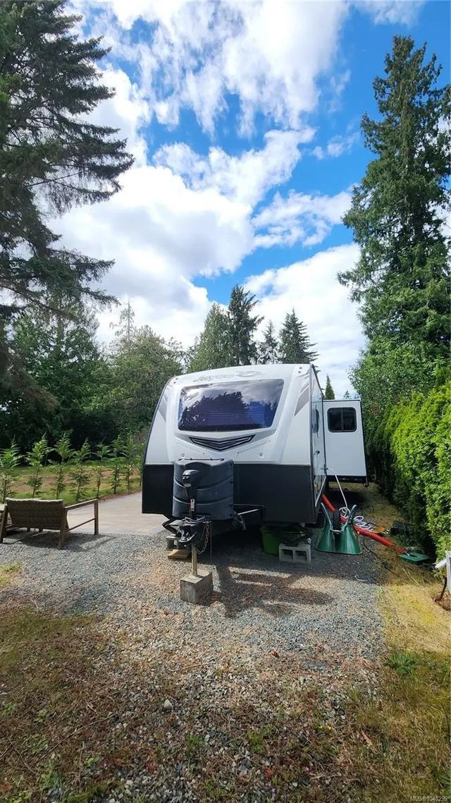 2 of 11 - 6050 Island Hwy W 34, Qualicum Beach, BC