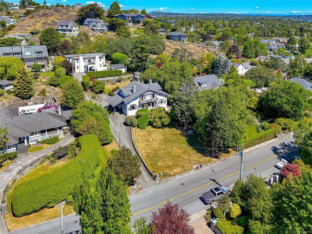 4 of 44 - 250 King George Terr, Oak Bay, BC