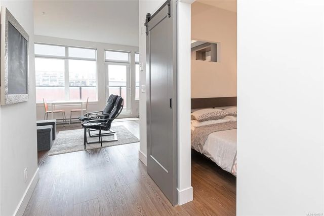 2 of 28 - 515 Chatham St 321, Victoria, BC