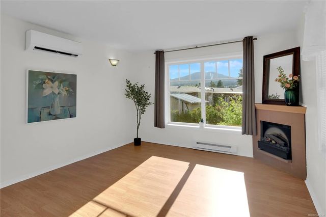 3 of 30 - 80 Fifth St 7, Nanaimo, BC
