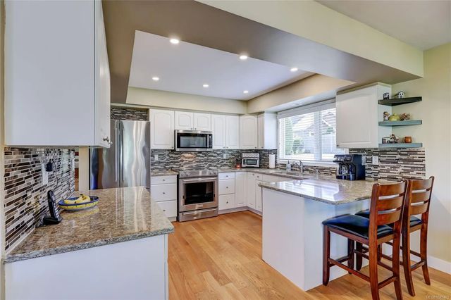 4 of 58 - 330 Dogwood St 201, Parksville, BC