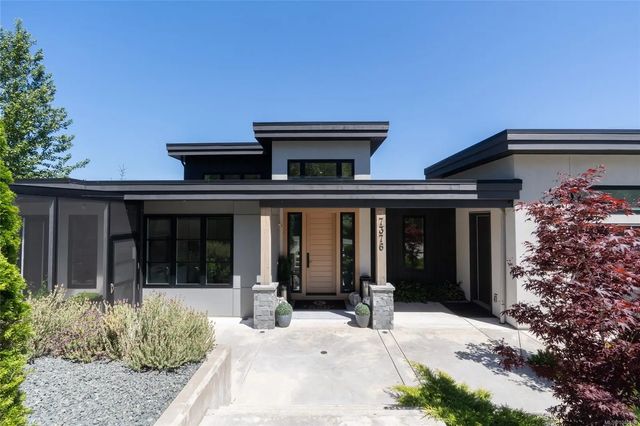 2 of 79 - 7376 High Ridge Cres, Lantzville, BC